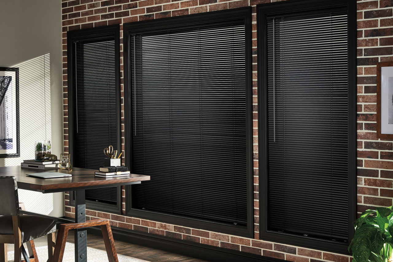 Understanding the Difference: Wood Blinds vs. Faux Wood Blinds